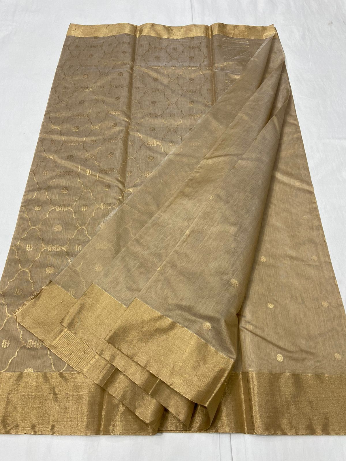 Pure Chanderi Silk Saree : Handloom Weaving