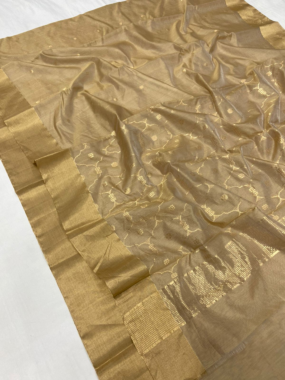 Pure Chanderi Silk Saree : Handloom Weaving