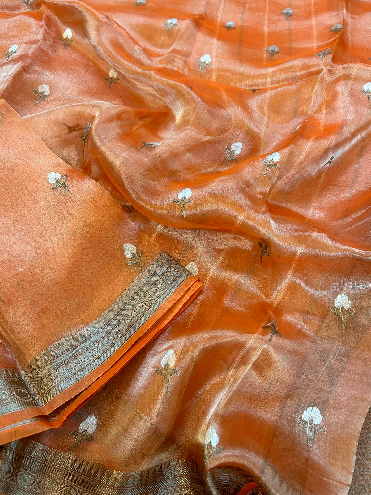 Pure Tissue Silk Saree : Golden & Silver Zari